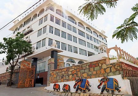 Mewargarh Udaipur By Red Lion S Hotel Luaran gambar