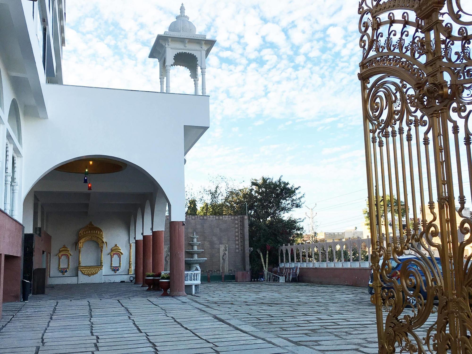 Mewargarh Udaipur By Red Lion S Hotel Luaran gambar